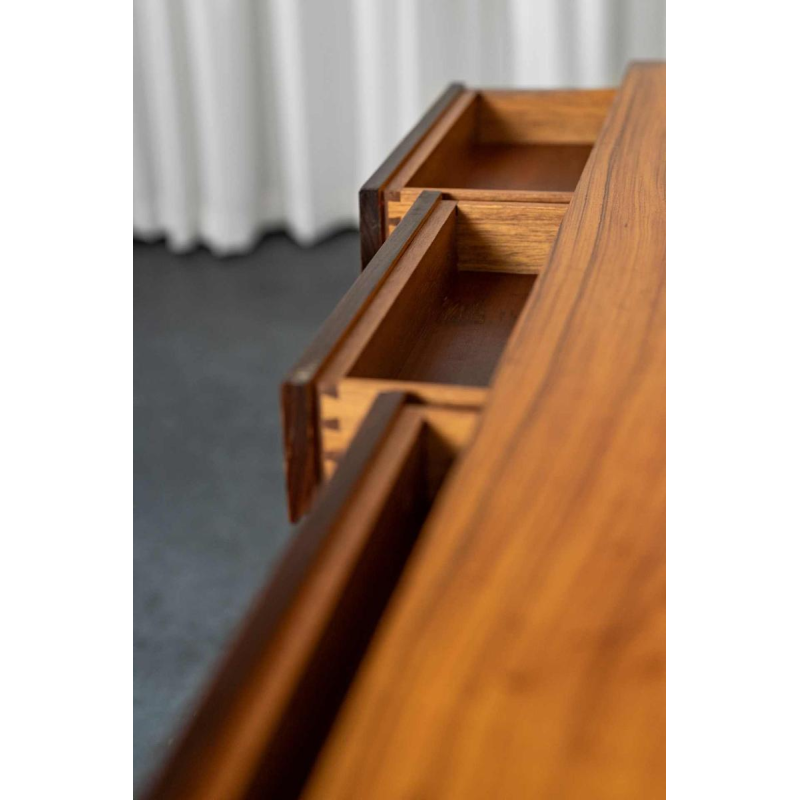 Bureau Mid Century, placage palissandre, 3 tiroirs, Italie ca 1950