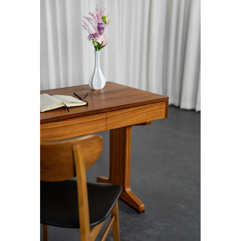 Middeneeuws bureau, palissanderfineer, 3 laden, Italië ca 1950