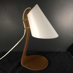 Tafellamp / bureau, mat opaalglas en messing, circa 1970