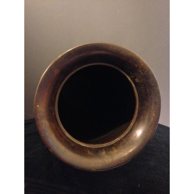 Lucien Gerfaux, Art Deco vaas in koperwerk, dierendecor met reiger 1930