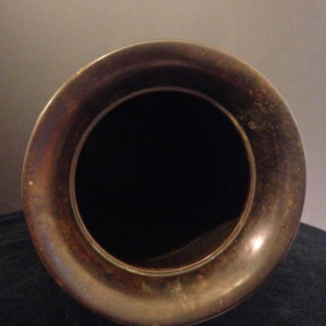 Lucien Gerfaux, Art Deco vaas in koperwerk, dierendecor met reiger 1930