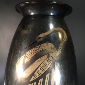 Lucien Gerfaux, vase Art Déco en dinanderie, décor animalier au héron 1930