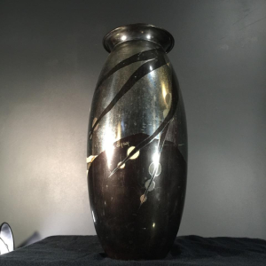 Lucien Gerfaux, vase Art Déco en dinanderie, décor animalier au héron 1930