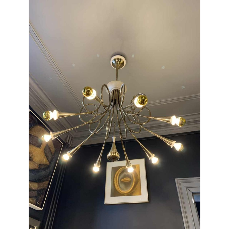 STILNOVO "Hunting Trumpets" Chandelier gilded brass & white lacquered metal 1950
