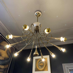 STILNOVO "Hunting Trumpets" Chandelier gilded brass & white lacquered metal 1950