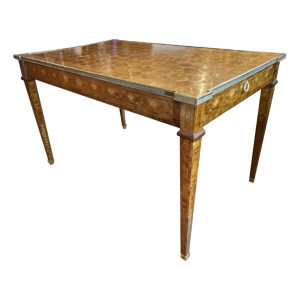 Table / Bureau Louis XVI Directoire marquetée, ceinture laiton 2 tiroirs, 19e`me
