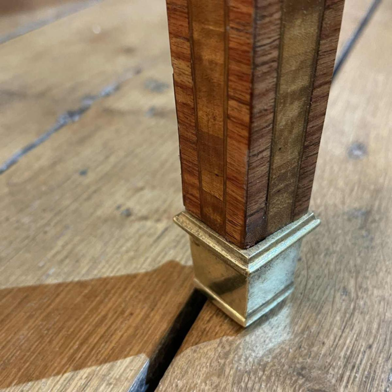 Lodewijk XVI Directoire Tafel / Desk, ingelegd, messing band, 2 laden, 19e eeuw