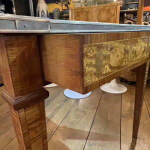 Lodewijk XVI Directoire Tafel / Desk, ingelegd, messing band, 2 laden, 19e eeuw