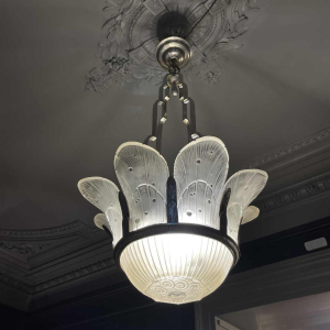 HETTIER & VINCENT (attr) Art Deco chandelier Sandblasted pressed glass, ca 1930