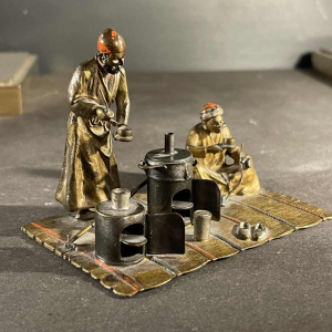 Bronze de Vienne, sculpture orientaliste arabisante " Les vendeurs de thé " 1890