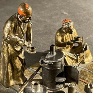 Vienna bronze orientalist Arabist sculpture "The Arab tea sellers", ca 1890