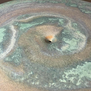 ANTONIO LAMPECCO, vase boule demi sphère turquoise en céramique, ca 1980