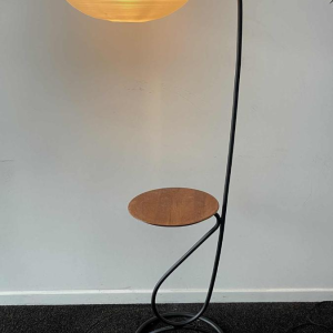 Mathieu Matégot (toegeschreven), staande lamp (lamp & tafel) buisvormig metaal