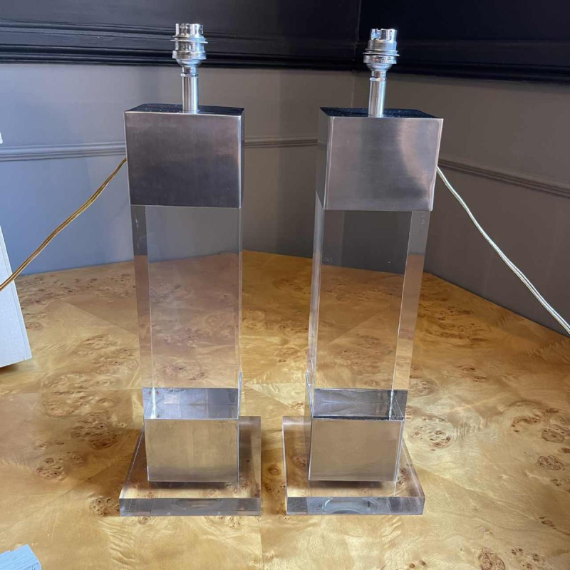Charles Hollis Jones (attr), paire de lampes en plexiglass & acier brossé 1970s