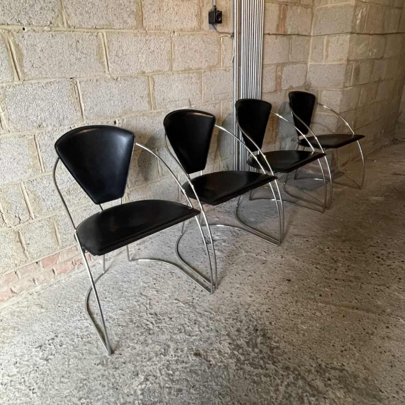 Set de 4 chaises vintage, acier chromé & skaï noir, Design italien 80s