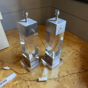 Charles Hollis Jones (attr), paire de lampes en plexiglass & acier brossé 1970s