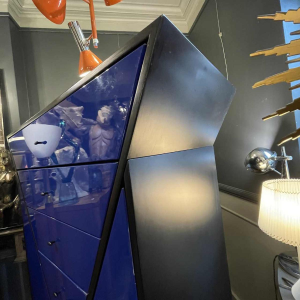 Meuble bleu de style MEMPHIS, dresse & commode haute à 4 tiroirs, ca 1980