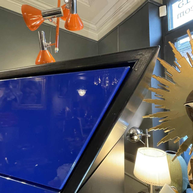 Meuble bleu de style MEMPHIS, dresse & commode haute à 4 tiroirs, ca 1980