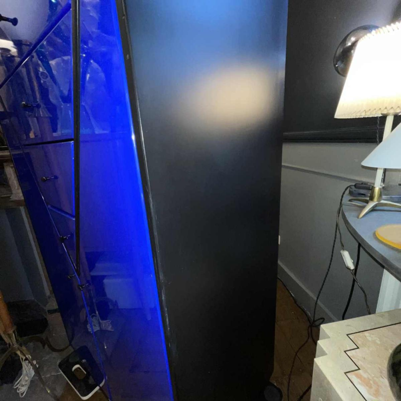 MEMPHIS style blue furniture, dresser & high chest with 4 drawers, ca 1980