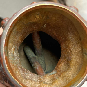 Brûle-encens / brûle-parfums ou lampe à huile asiatique en bronze, sculpture éléphant, début 19ème siècle