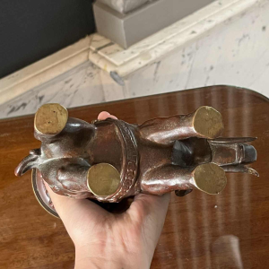 Brûle-encens / brûle-parfums ou lampe à huile asiatique en bronze, sculpture éléphant, début 19ème siècle