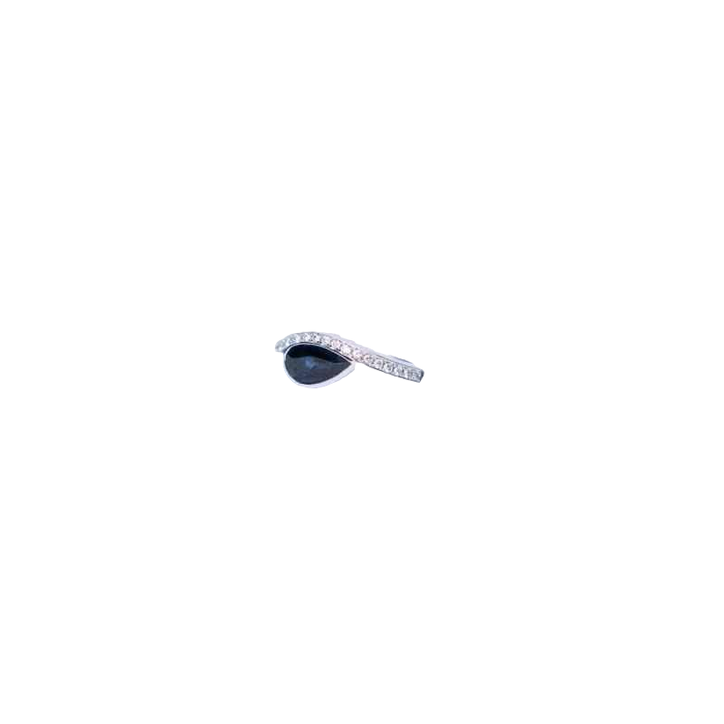 White gold, diamonds & sapphire ring