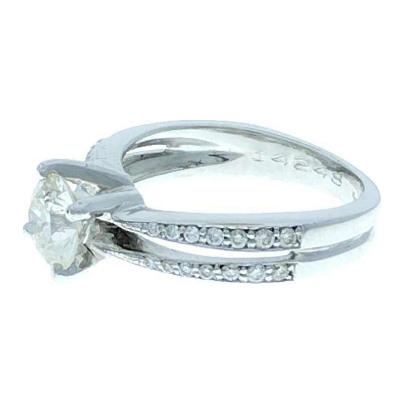 Ring in 18 carat white gold with diamond