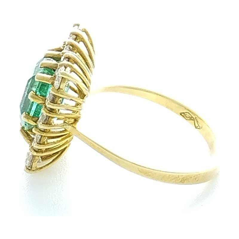 Geelgouden ring met smaragd en diamanten