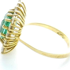 Geelgouden ring met smaragd en diamanten