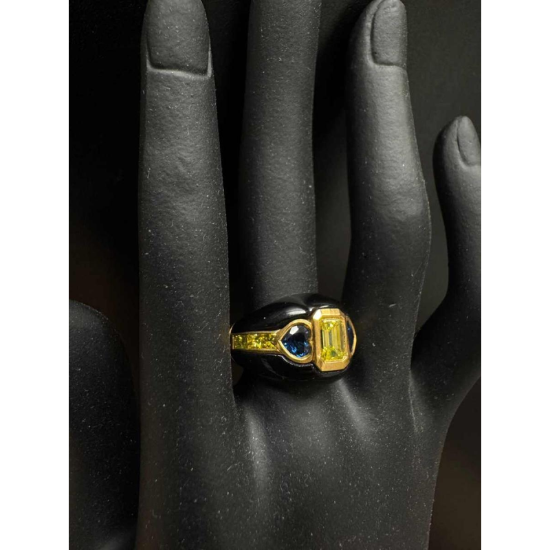 Bague or jaune, onyx, diamants & saphir