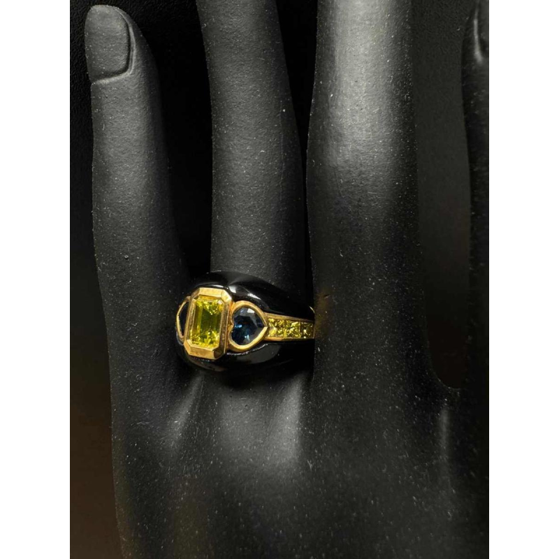 Yellow gold, onyx, diamonds & sapphire ring