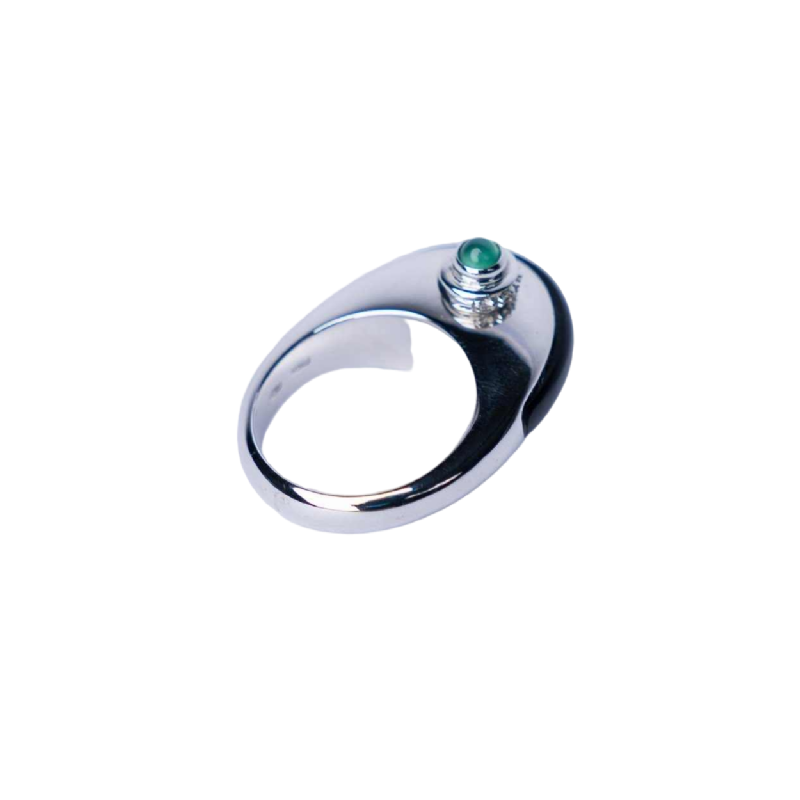 Bague en or blanc 18k, émeraude cabochon