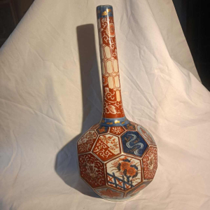 Achthoekige sakefles, porselein, Imari, Japan, Meiji