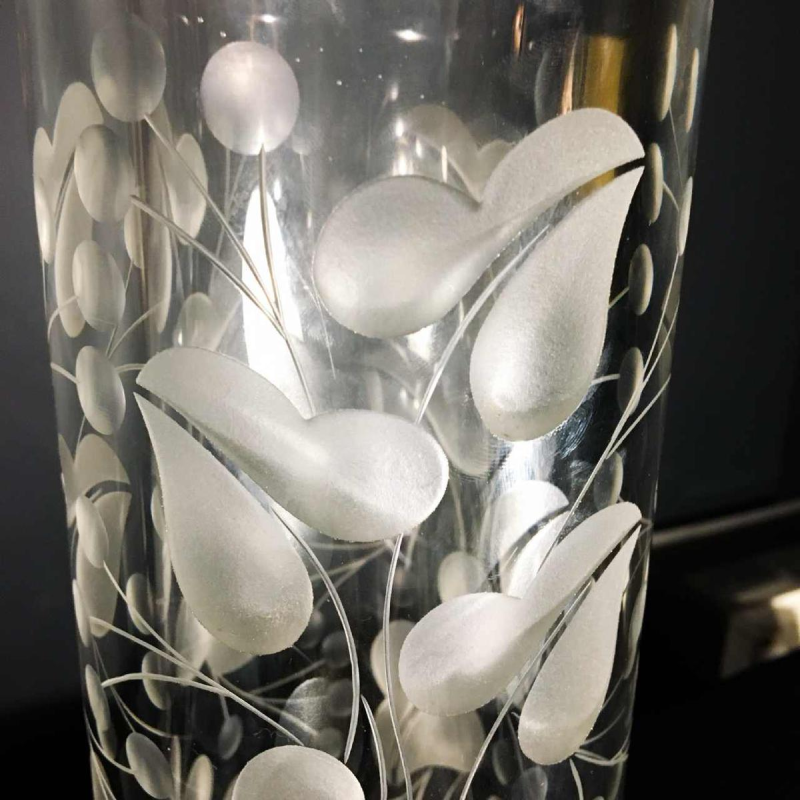 Vase cristal incolore épais taillé à décor de feuilles stylisées, Danemark ca 1940