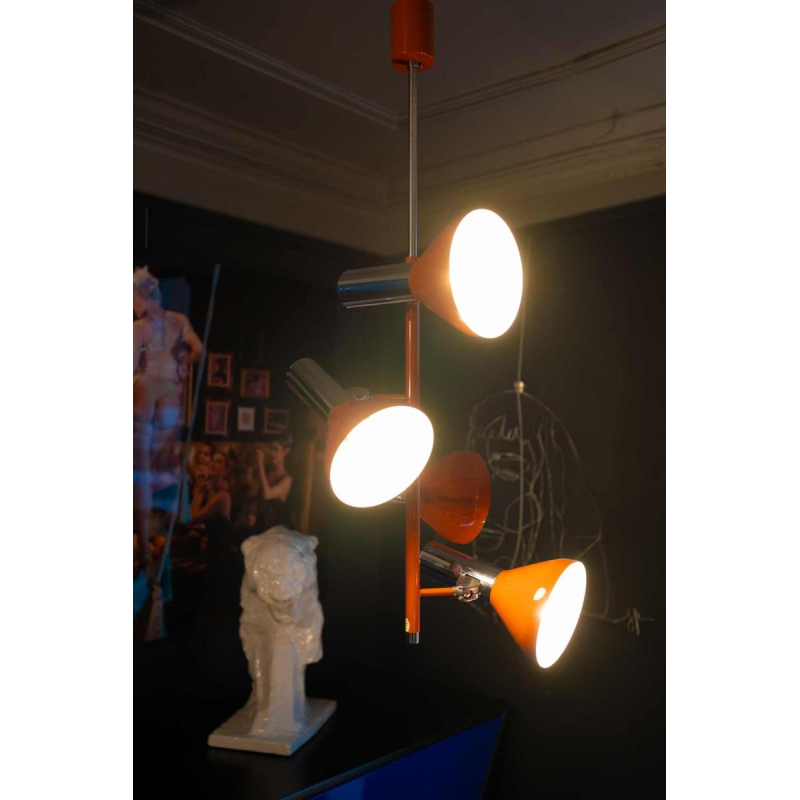 Vintage hanglamp 4 spots / verstelbare kroonluchter, verchroomd staal & oranje lak, Design Space Age, ca 1970