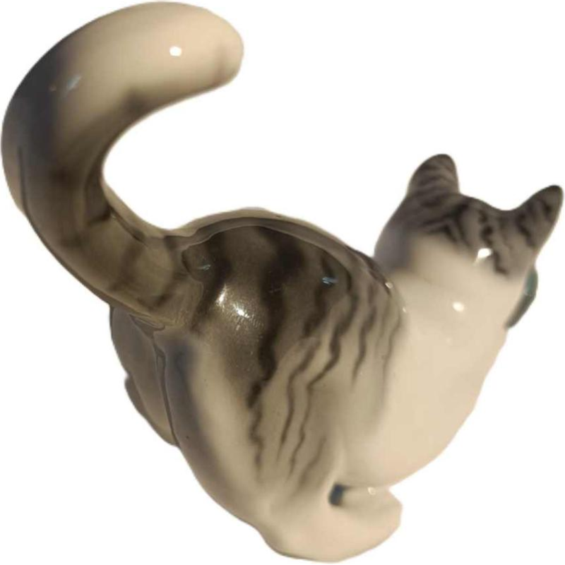 Fritz Pfeffer pour Gotha 'Chat jouant à la balle' sculpture en porcelaine, ca 1920/30