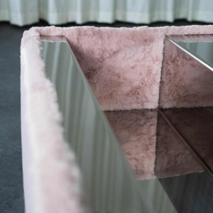 Table bar seventie's en fourrure