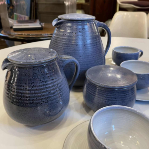 Bernard Thiran, complete blue glazed ceramic coffee service for 6 pers, modernist design ca 1970