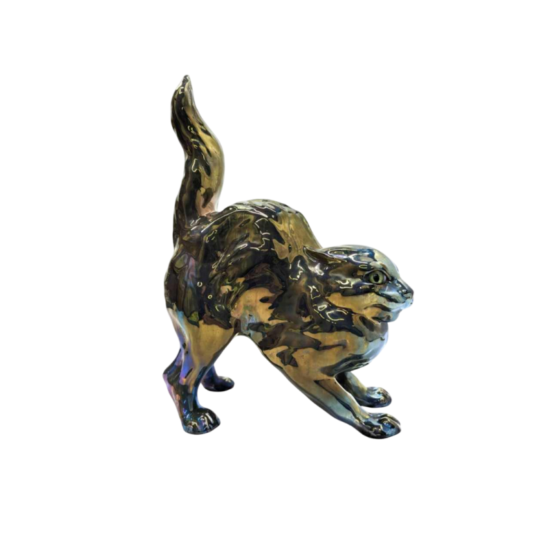 Charles Virion pour Rambervillers, sculpture d'un chat ébouriffé en faïence irisée, yeux en sulfure