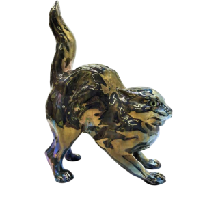 Charles Virion pour Rambervillers, sculpture d'un chat ébouriffé en faïence irisée, yeux en sulfure