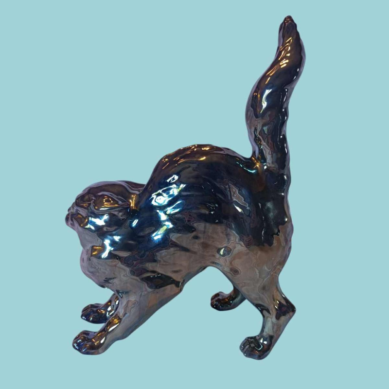 Charles Virion pour Rambervillers, sculpture d'un chat ébouriffé en faïence irisée, yeux en sulfure