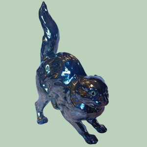 Charles Virion pour Rambervillers, sculpture d'un chat ébouriffé en faïence irisée, yeux en sulfure