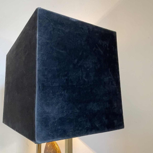 MAISON JANSEN (attr) 'Ammoniet' lamp 102cm, verguld messing en zwart gelakt hout, Hollywood Regency ca 1970