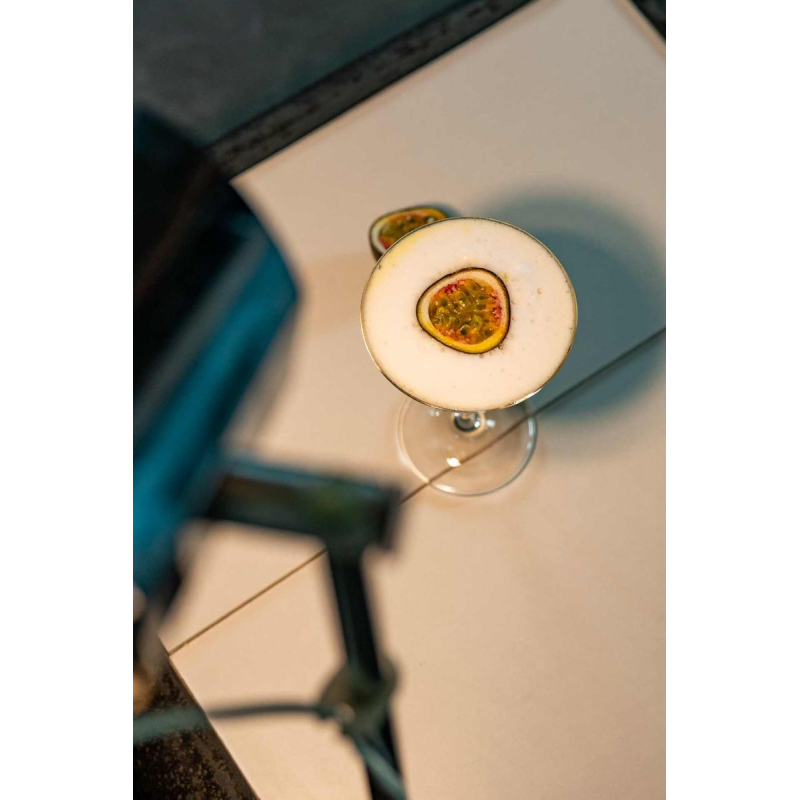 Paire de 2 tables d'appoint avec lampe intégrée, Design Space age, chrome et alcantara noir, ca 1980