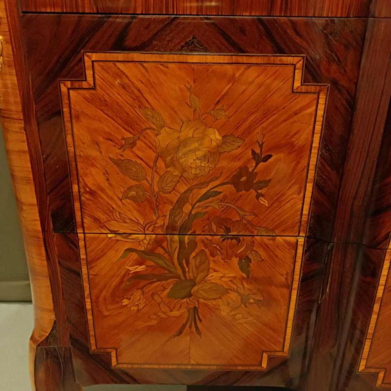 Transition Louis XV - Louis XVI chest of drawers stamped G.Lavigne