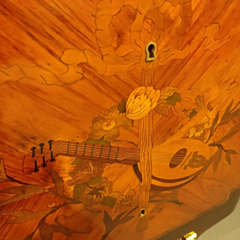 Commode Transition Louis XV - Louis XVI estampille G.Lavigne- Marbre Sarrancolin