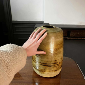 GEORGES PONSART, vase 33cm moderniste jaune sans col, gre`s sale´ grand feu, Bouffioulx ca 1950