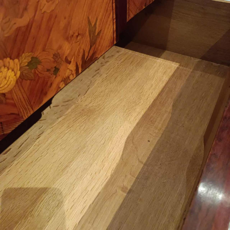 Overgang Louis XV - Louis XVI commode gestempeld G.Lavigne