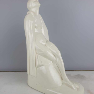 Louis Rivet 'Naakte vrouw uit bad' Art Deco keramische sculptuur, wit craquelé, ca 1930