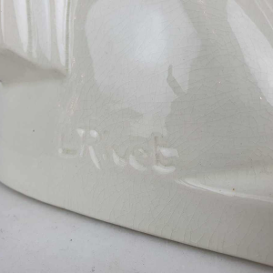 Louis Rivet 'Femme nue sortant du bain' sculpture en céramique Art Déco, craquelé blanc, ca 1930